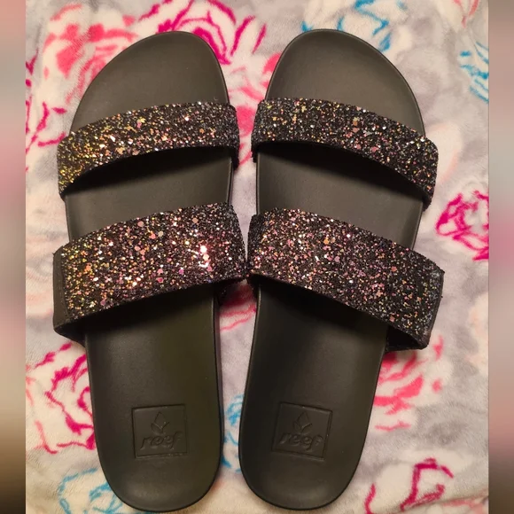 FOR @KSTAND11 - NWOT! Reef Black Glitter Slides - Size 9 - flaw - Picture 1 of 7